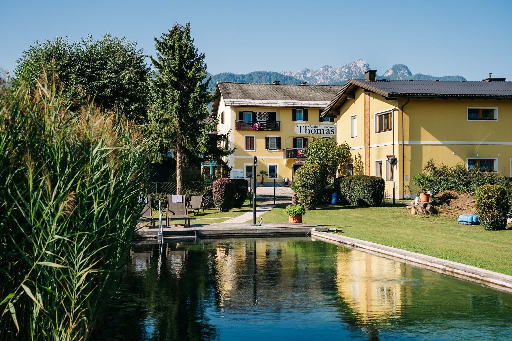 Idyllischer Naturbadeteich und Gasthof Pension der Thomashof