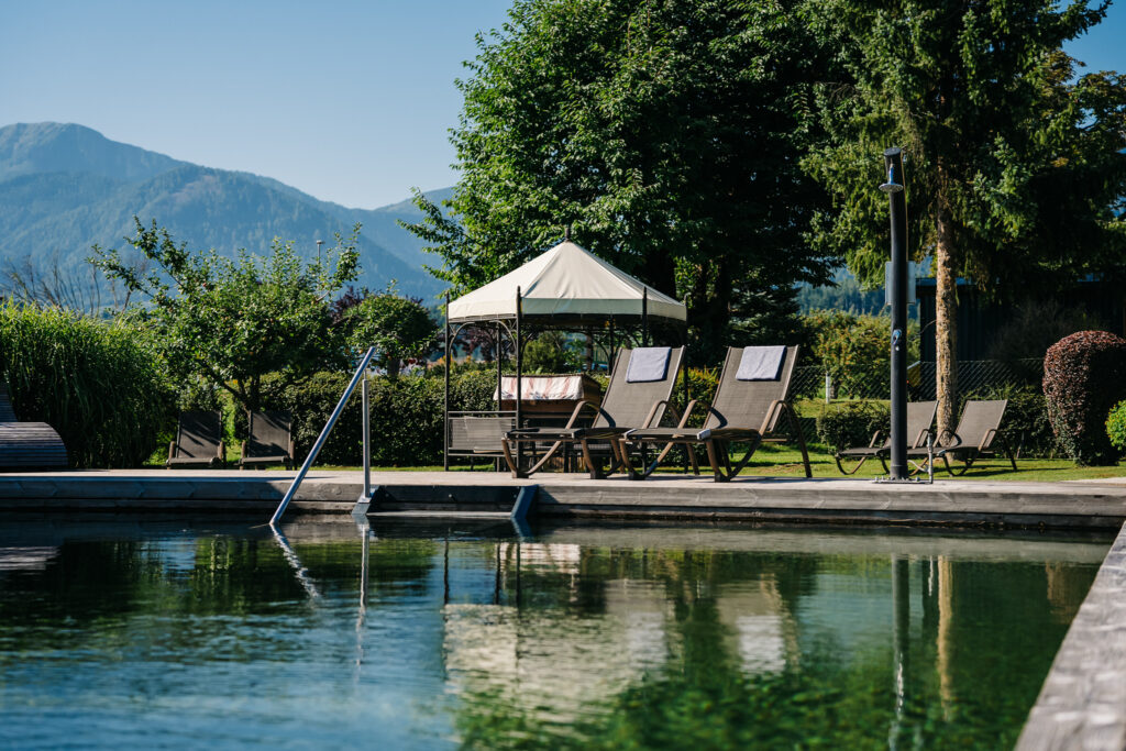 Idyllischer Naturbadeteich von Gasthof Pension der Thomashof